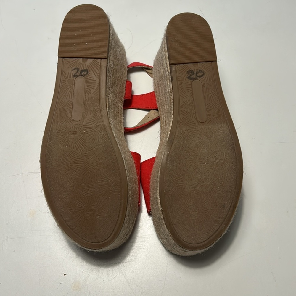 Crown and Ivy red platform sandals - Picture 6 of 11